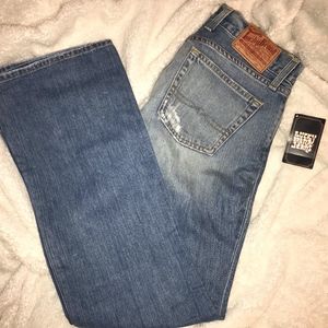 BRAND NEW, NEVER WORN LUCKY BRAND JEANS
